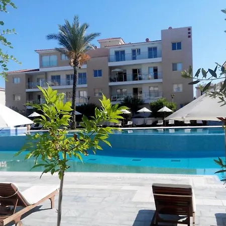 Elysia Park Bova Apartment Paphos