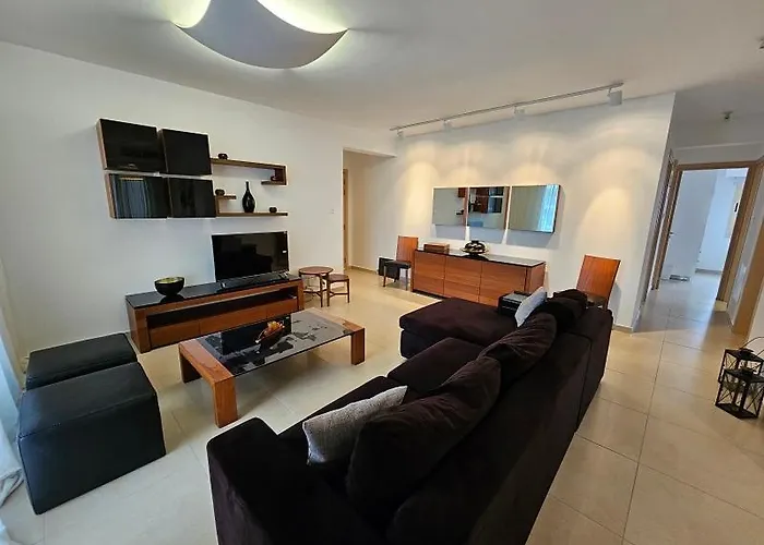 Elysia Park Bova * Paphos